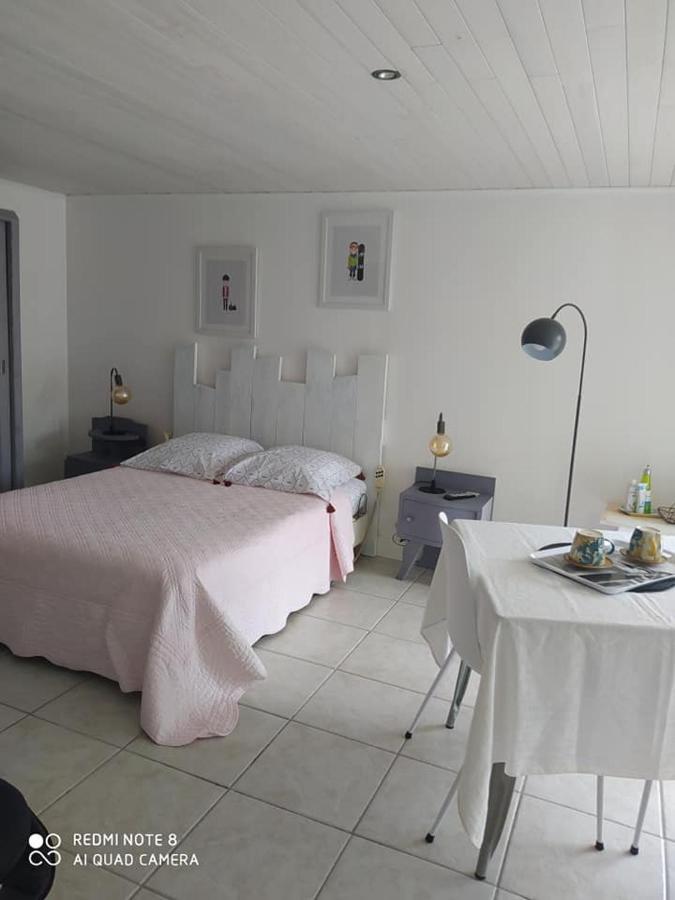 Hotel A Tous Vents La Roche-Chalais Esterno foto